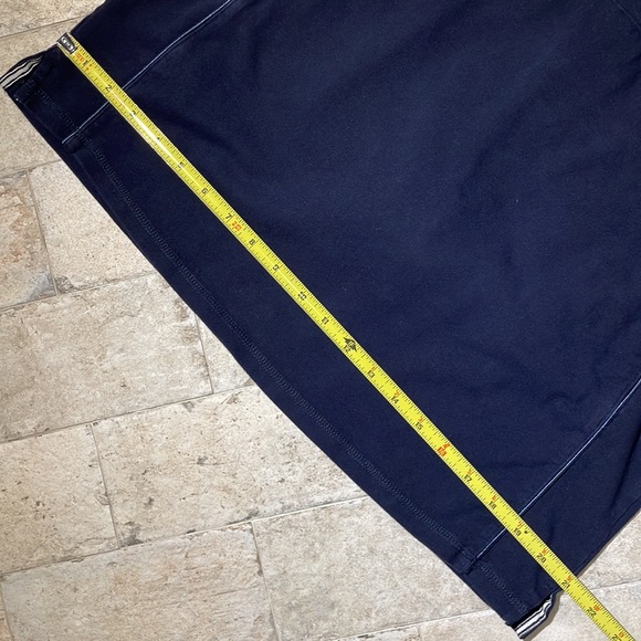T by Talbots, navy stretch skort with 2 zip pockets. size Medium petite - Picture 6 of 11